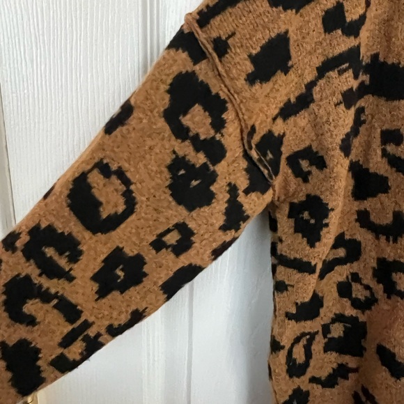 51) Knox Rose Women's animal print  V-Neck Pullover Sweater NWT size MEDIUM - Picture 5 of 5